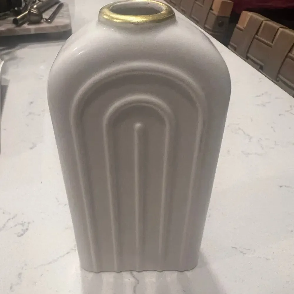 Arch Vase